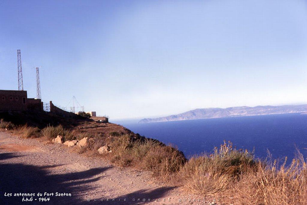 MERS EL KEBIR B LES ANTENNES DU SANTON 1964.JPG